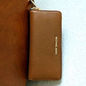 Michael Kors Jet Set Travel wallet/clutch